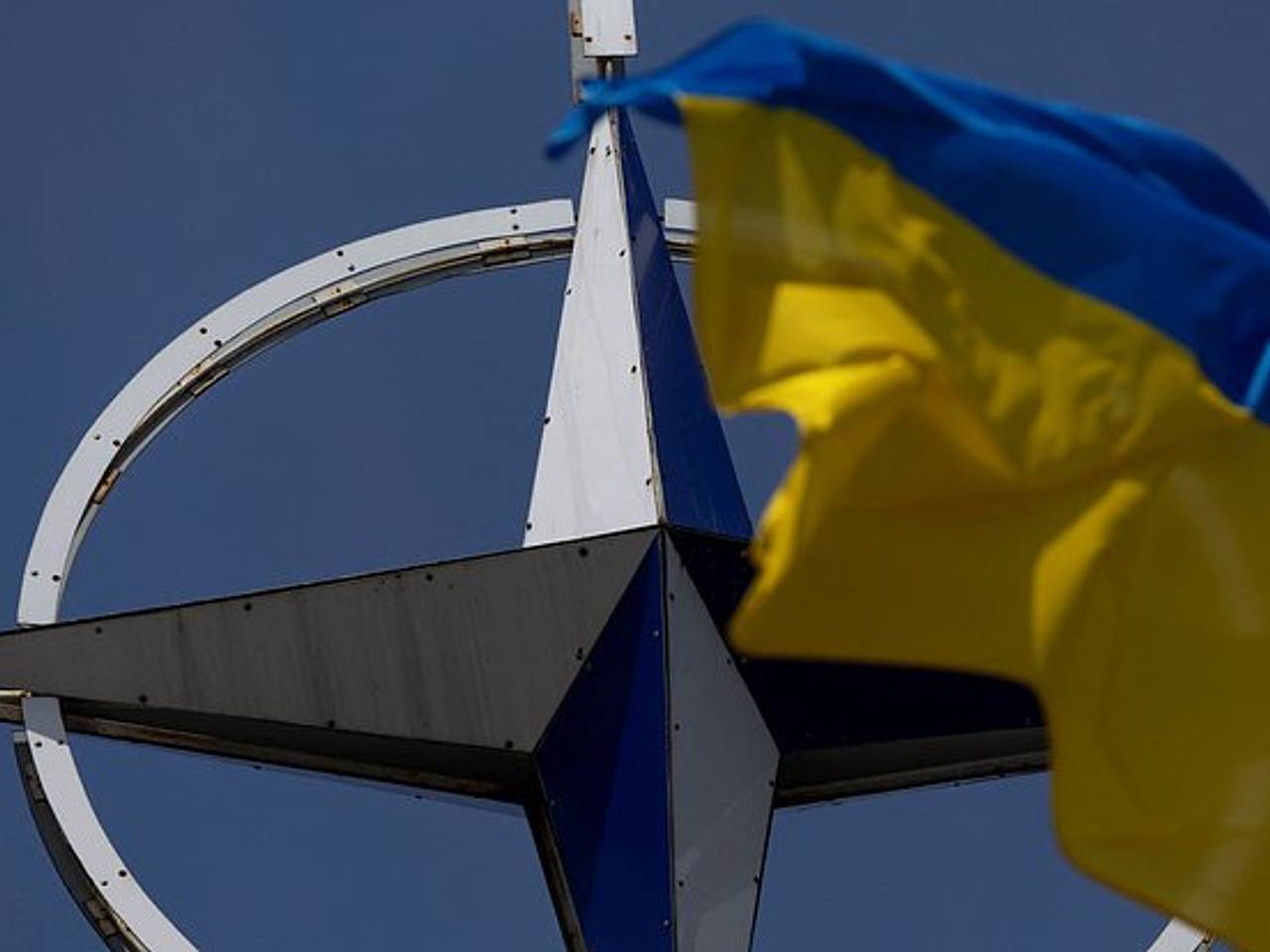 Экс-помощник главы Пентагона заявил о крахе плана Запада в отношении Украины