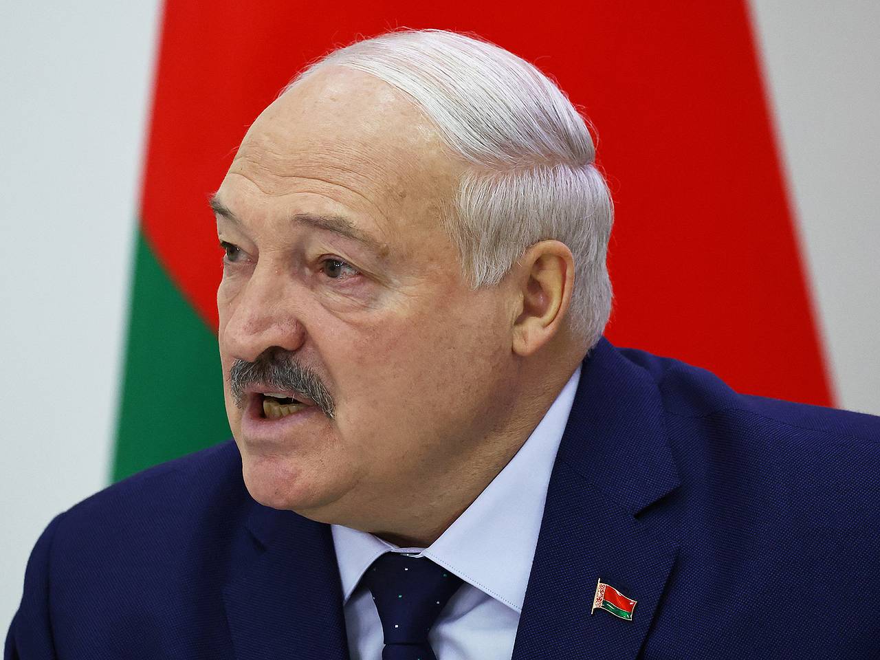 Лукашенко ответил на приглашение Путина посетить парад Победы в Москве