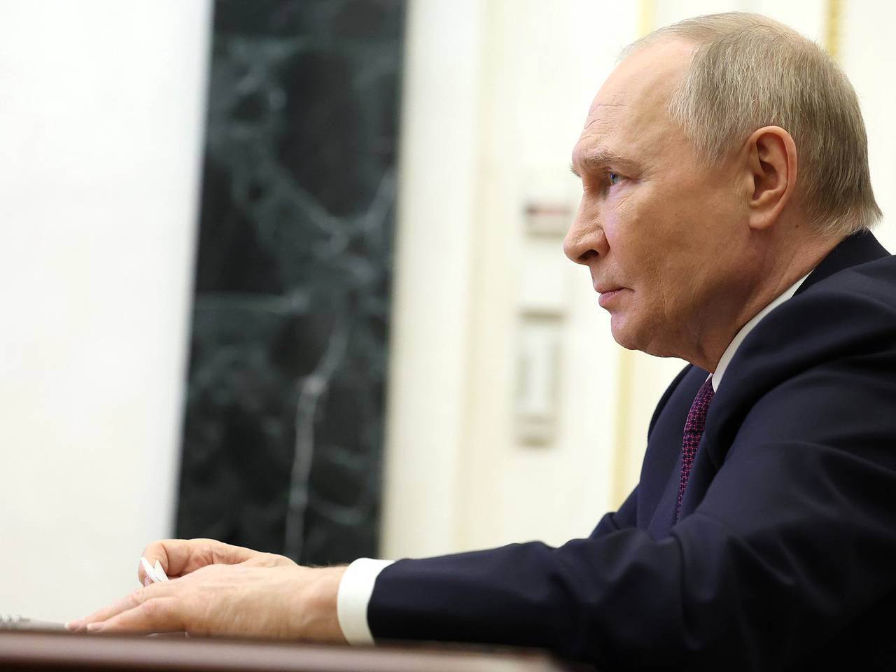 В Кремле ответили на вопрос о личной встрече Путина, Трампа и Зеленского