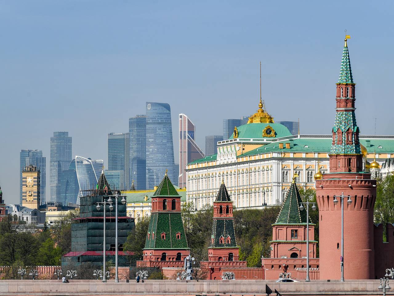 В Кремле прокомментировали запрет стран ЕС на перелеты Вучича и Фицо в Россию