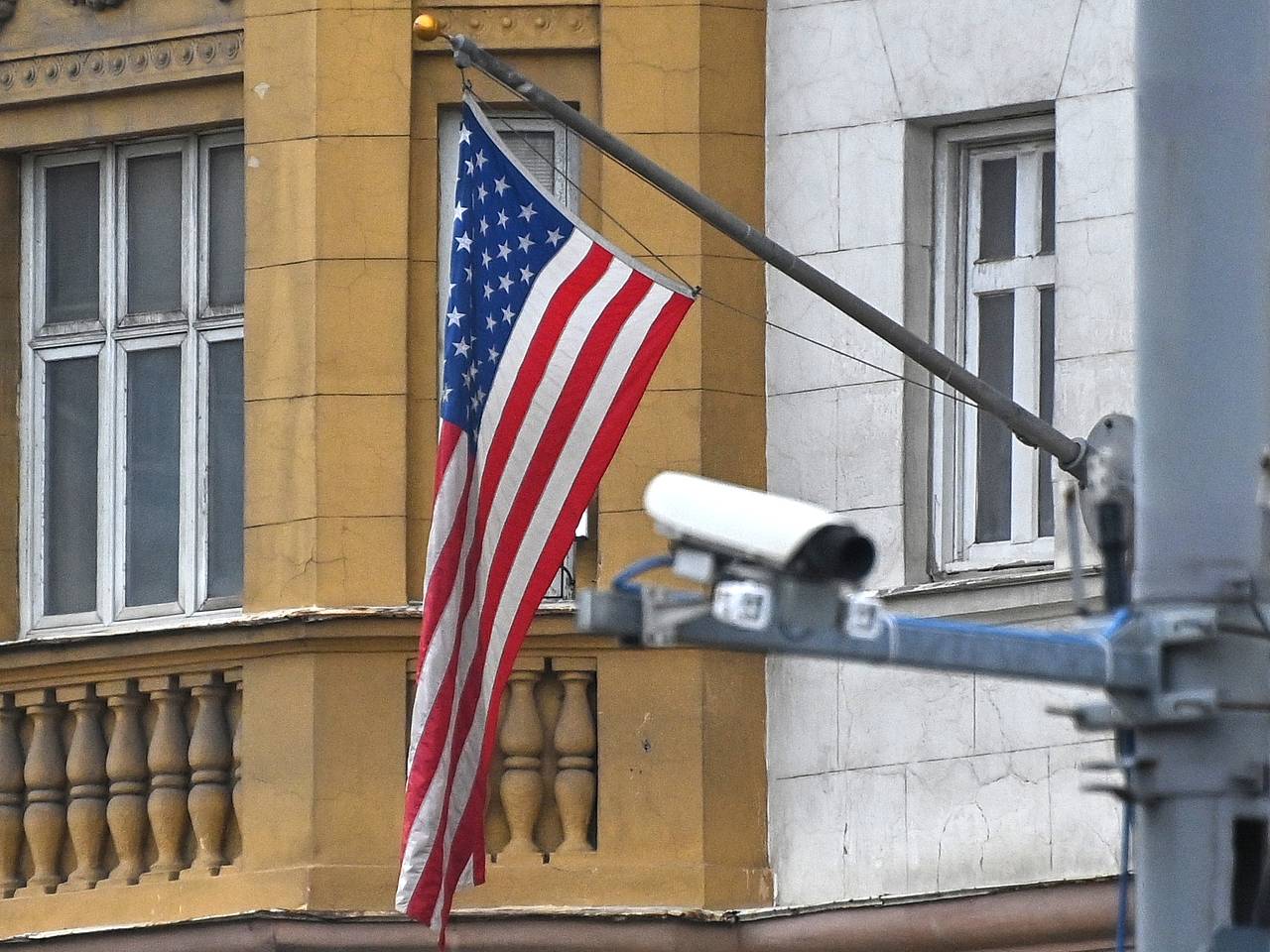 Власти США прекратят собеседования на студенческие визы