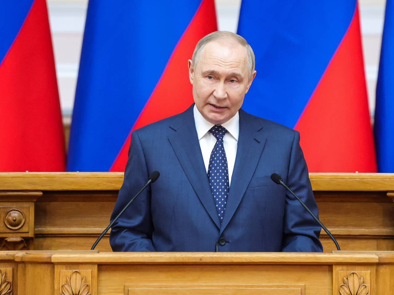 Лидер африканской страны обратился к Путину на русском языке