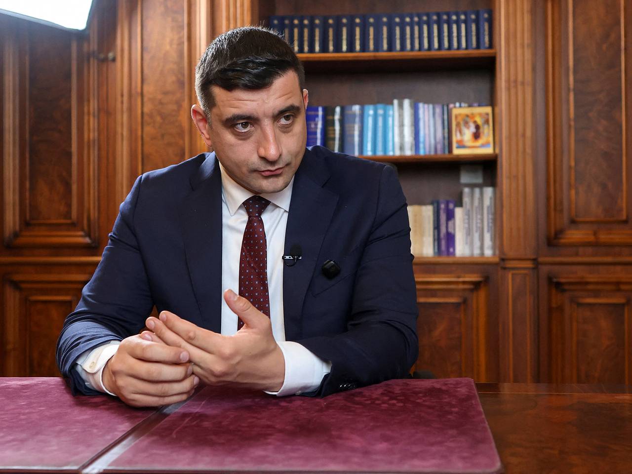 Фаворит президентской гонки в Румынии заявил об американском вмешательстве в выборы