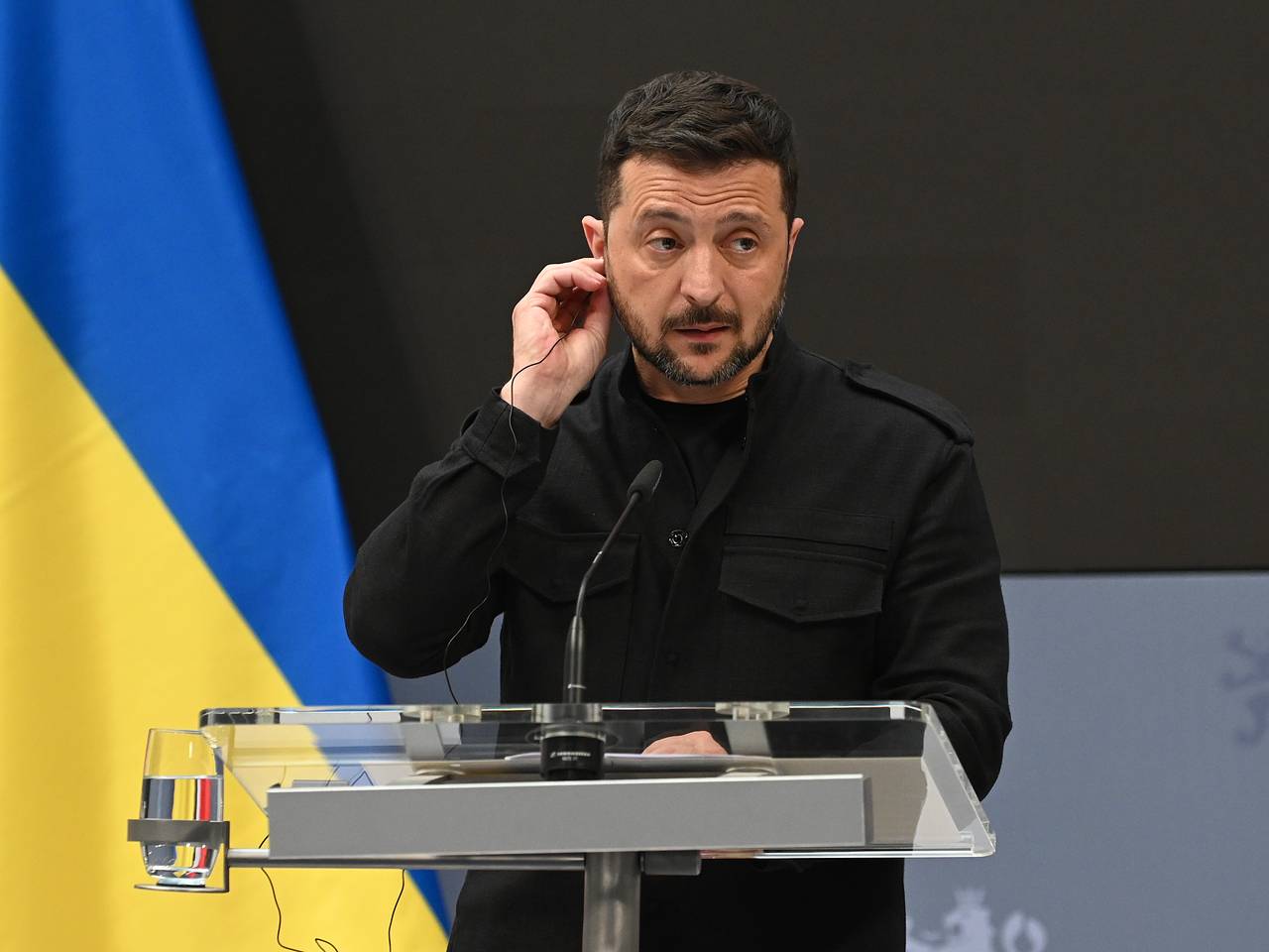 Соцопрос показал отношение украинцев к Зеленскому