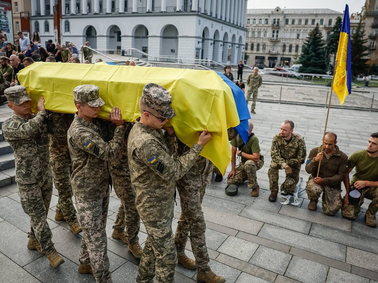 На Украине чиновники стали наживаться на похоронах бойцов ВСУ