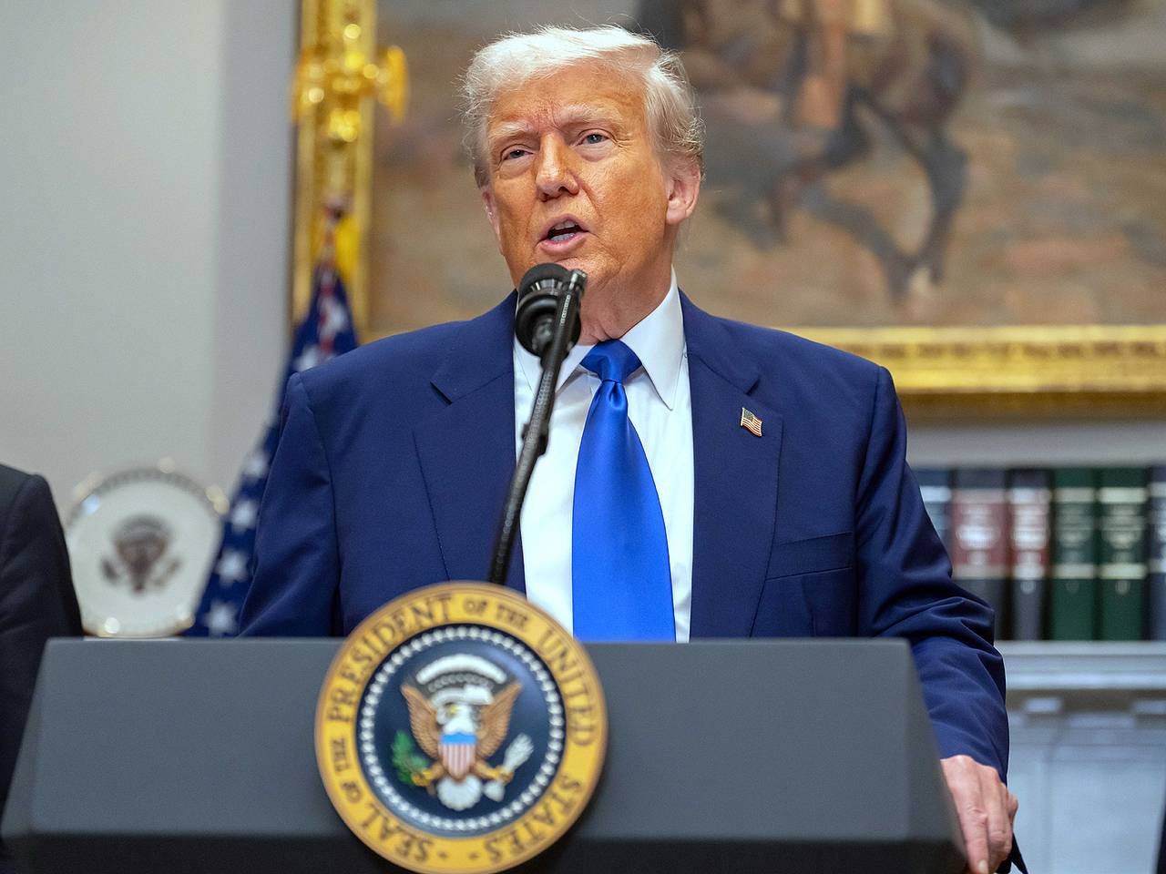 Трамп пригрозил жестким ответом врагам США