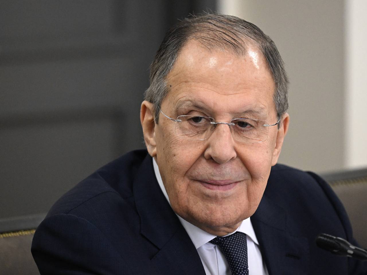 Лаврова «заинтересовали» адреса симпатичных армянских студенток