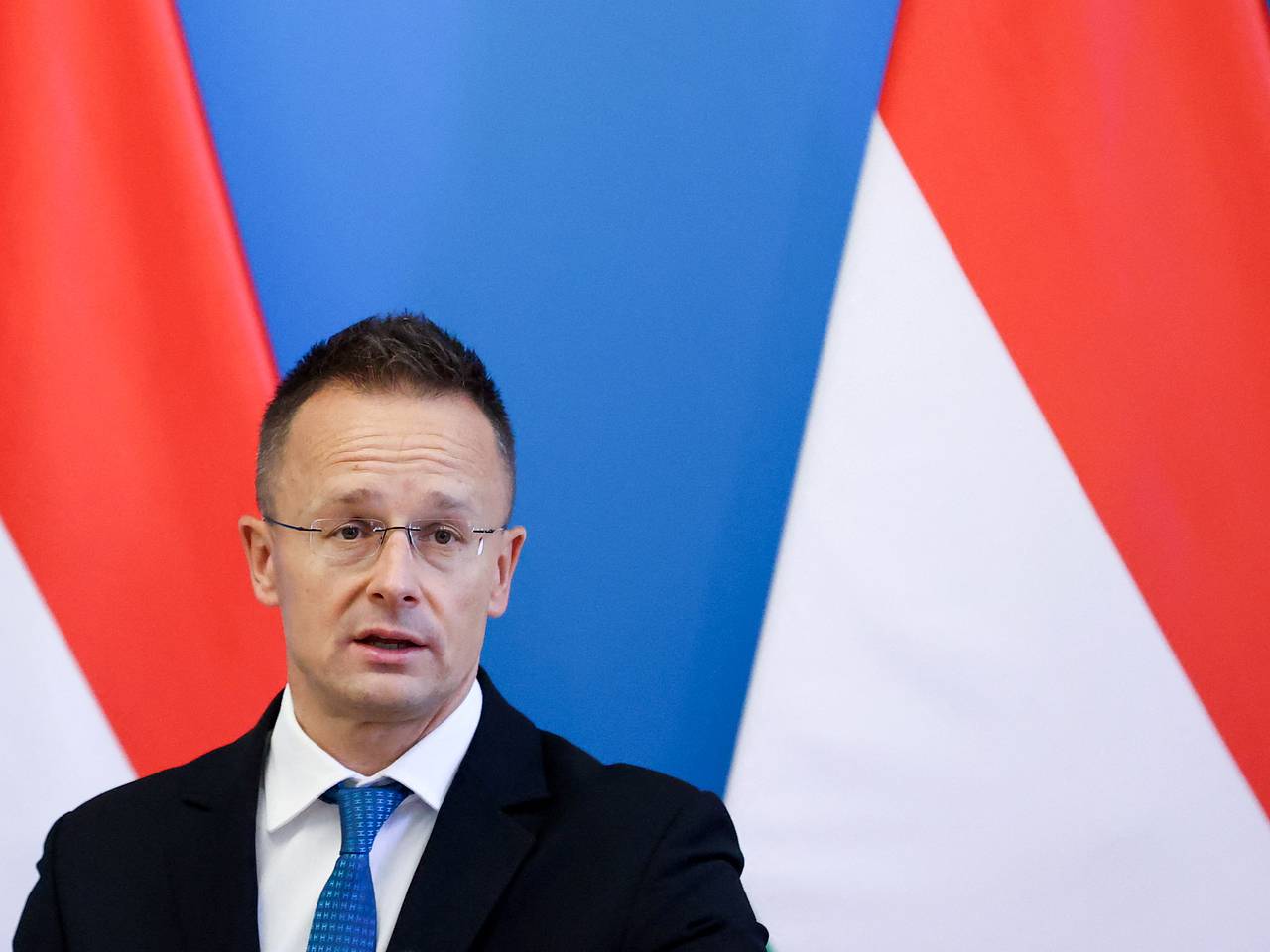 Глава МИД Венгрии призвал ЕС не мешать Украине договориться с США и Россией