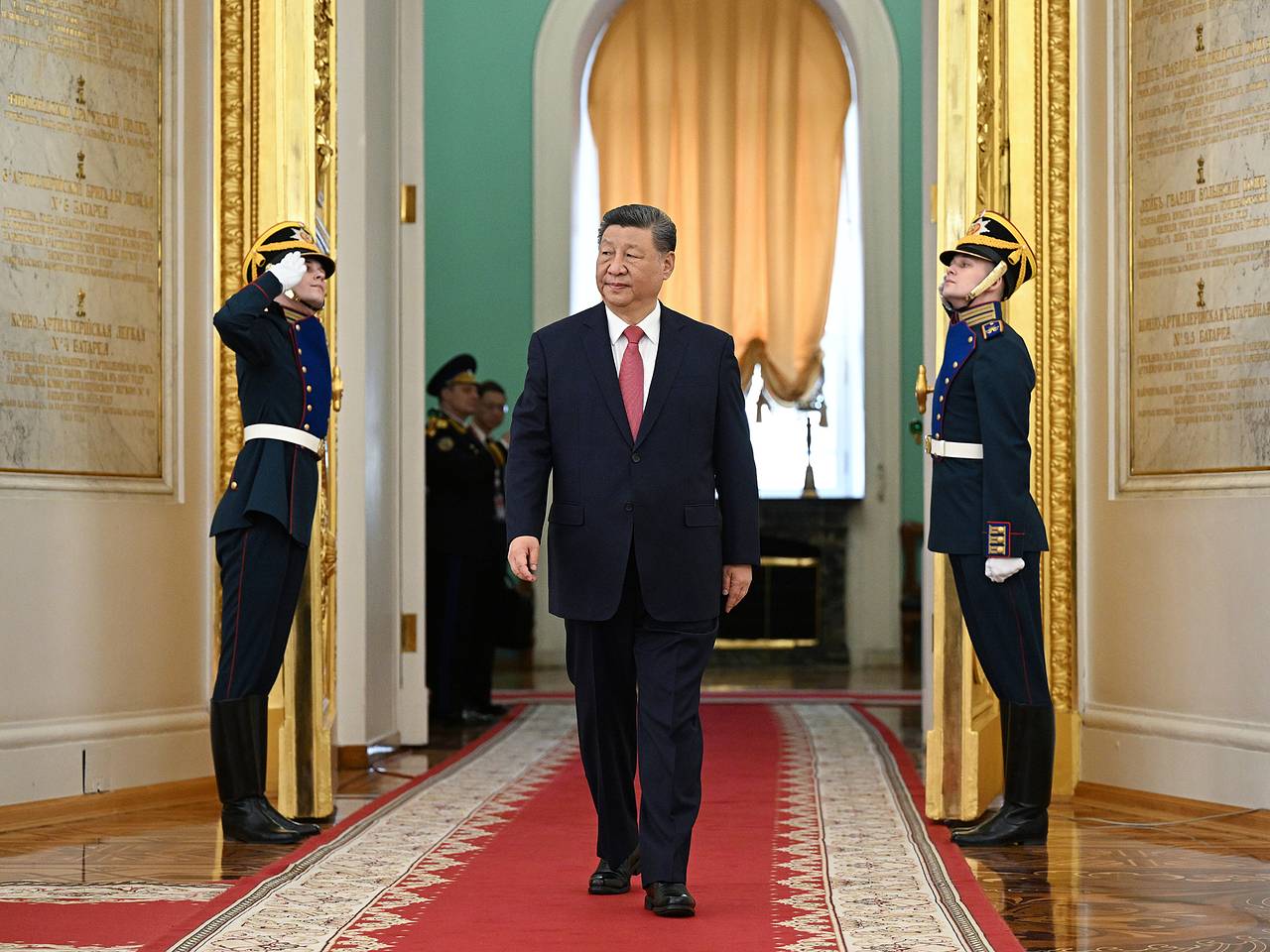 Си Цзиньпин заявил о готовности вместе с Россией защищать правду о Второй мировой