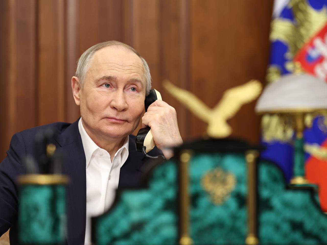 Путин поздравил Лукашенко и Пашиняна