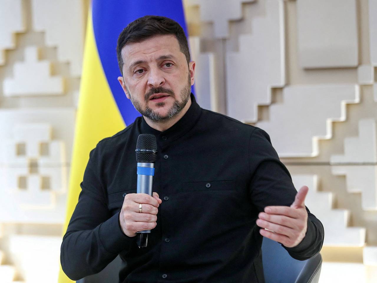 Зеленский заявил о готовности Украины к переговорам в любом формате