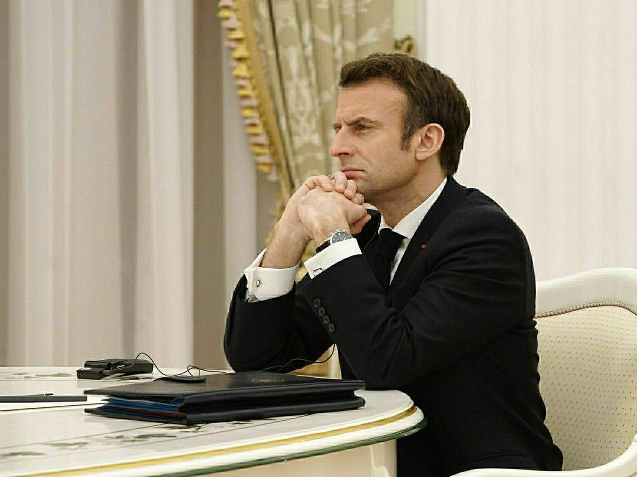 Макрон высказался о возможном размещении западных военных на Украине