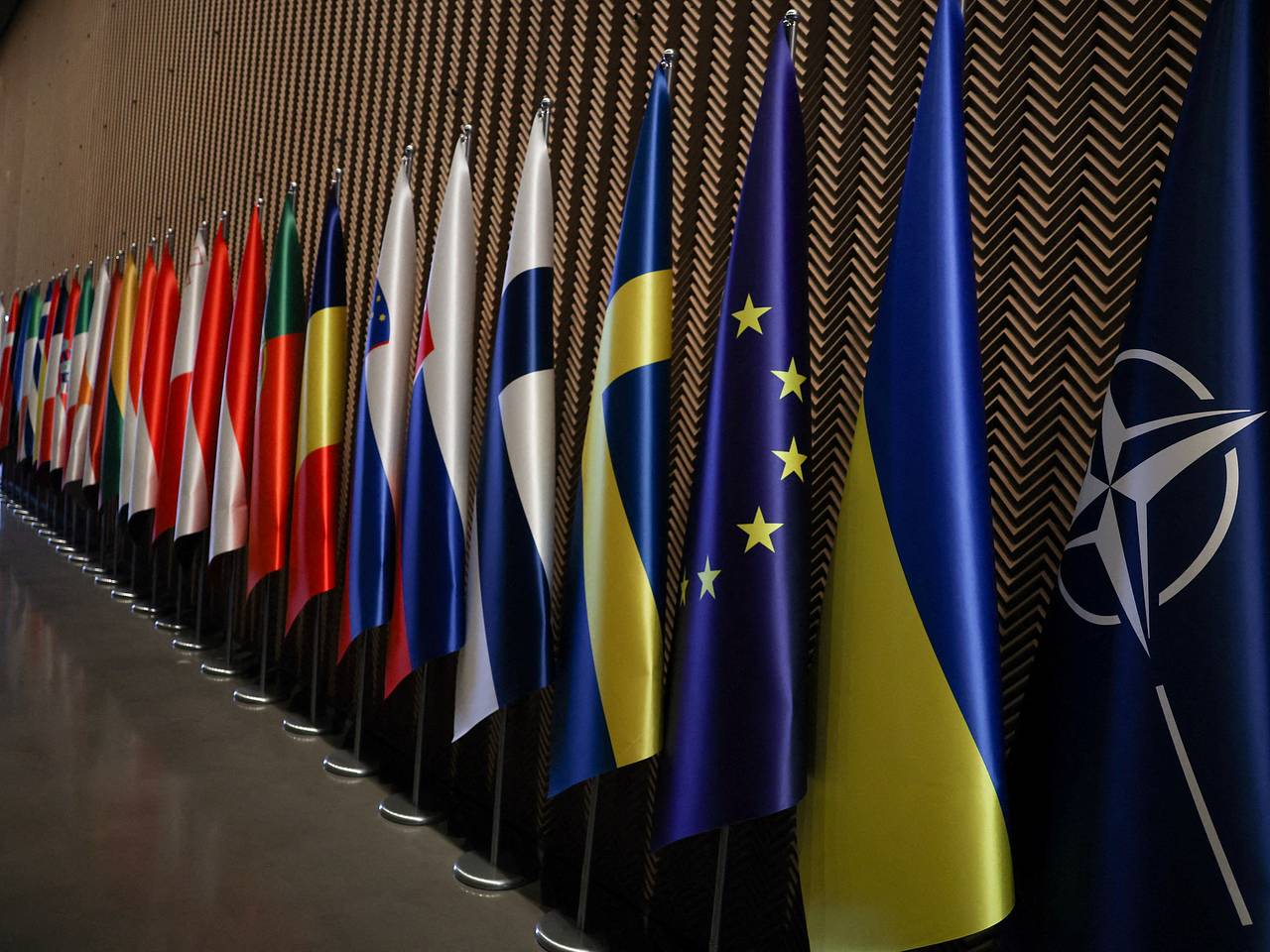 Венгрия и Словакия поддержали новые санкции ЕС против России