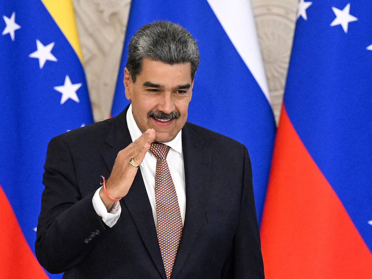 Лидер латиноамериканской страны прибыл в Санкт-Петербург