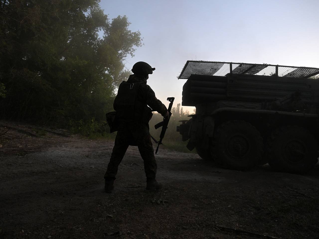 Российские войска начали брать в кольцо группировку ВСУ в ДНР