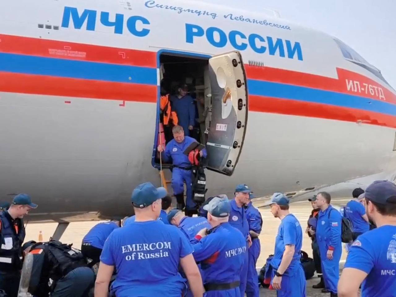 Путин распорядился срочно направить в Иран несколько спецбортов
