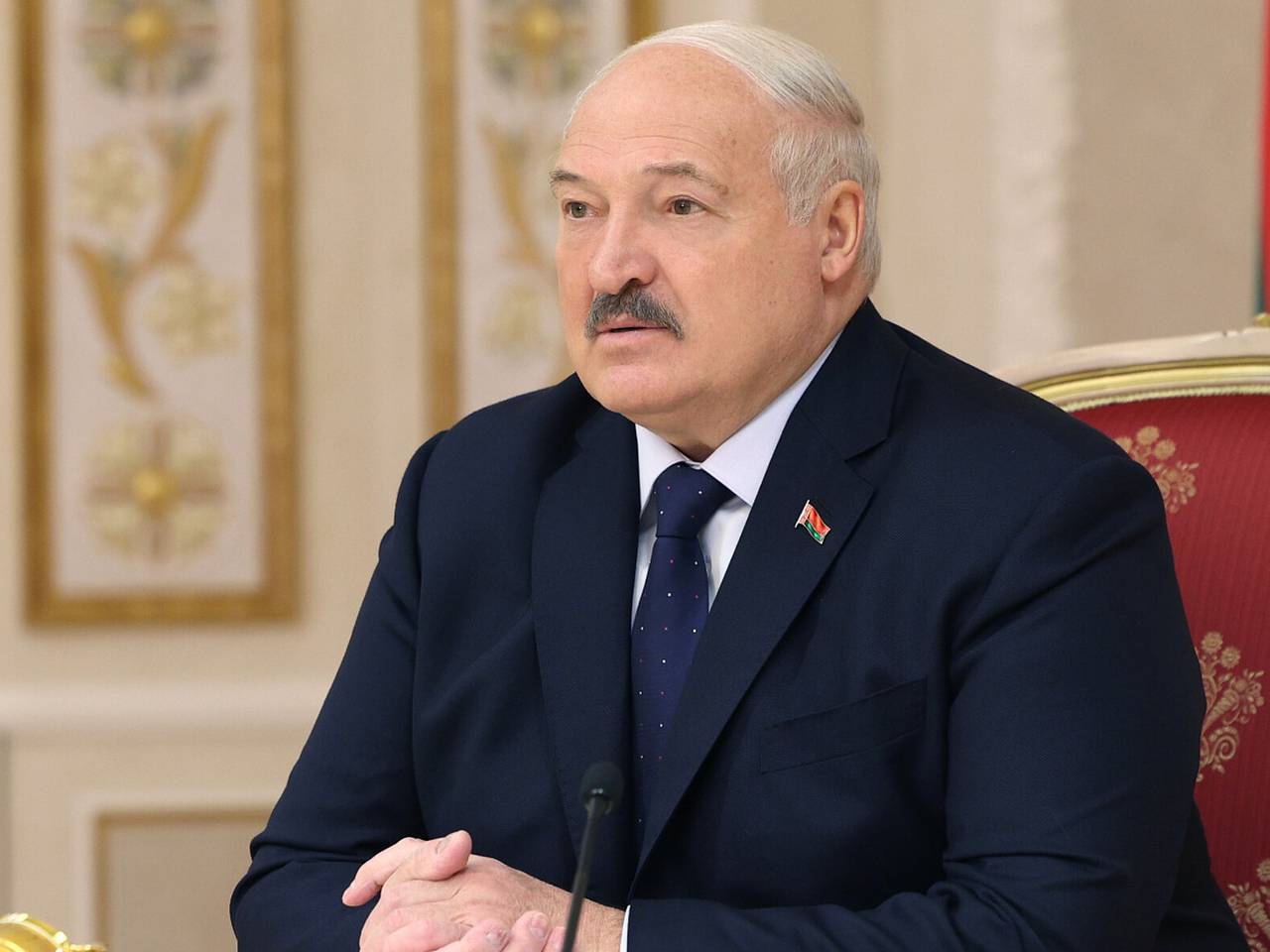 Лукашенко встретился с министром обороны России