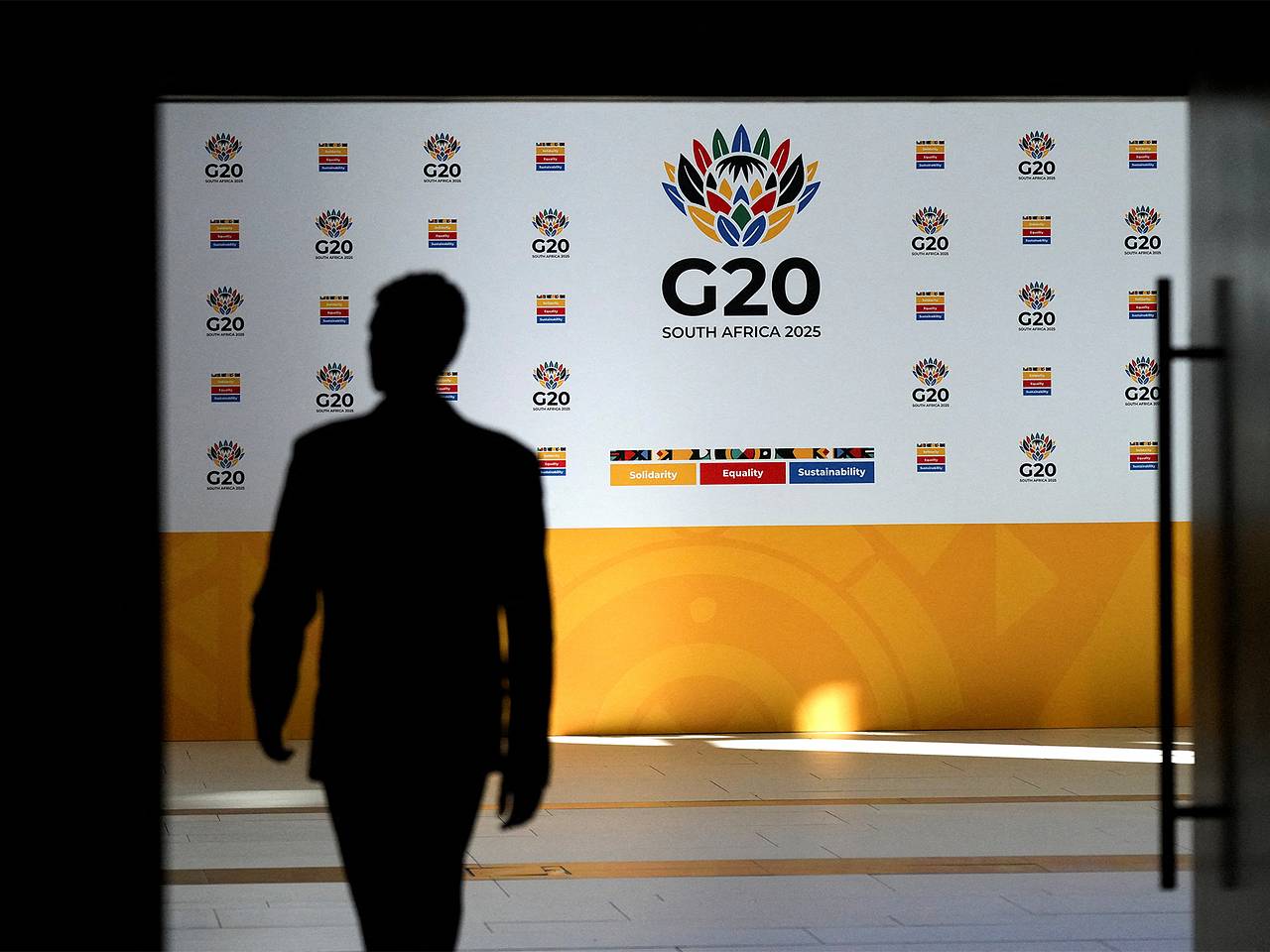 США отказались от участия в саммите G20 из-за «геноцида белого населения»