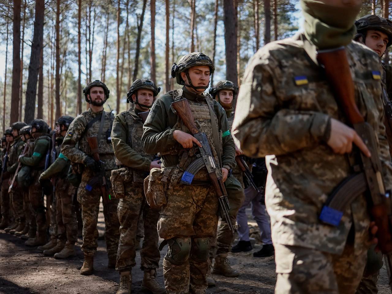Сырский поручил расследовать столкновение с военкомами на Украине