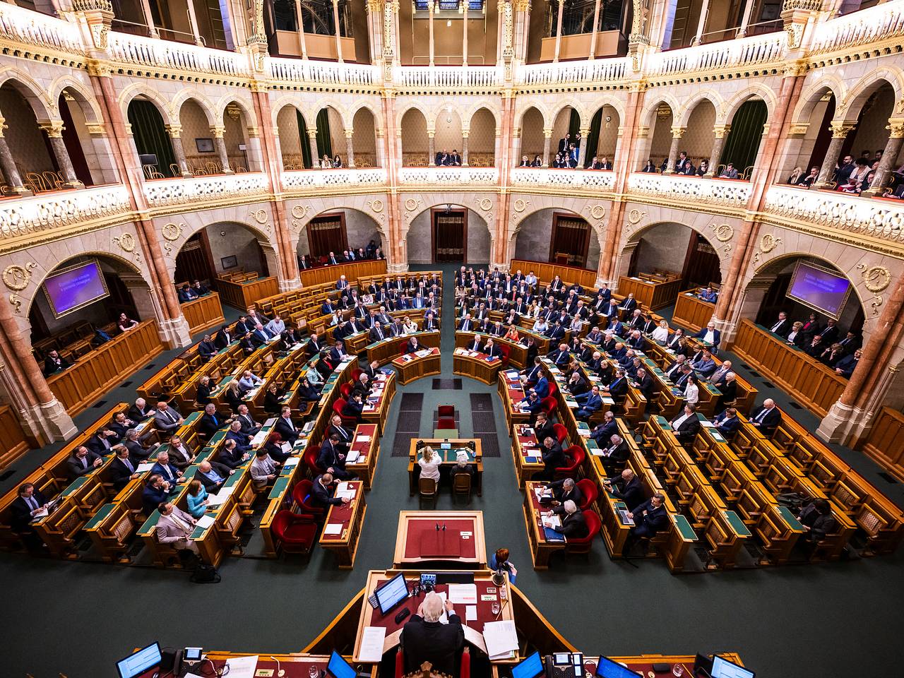 Парламент Венгрии одобрил законопроект о выходе из МУС
