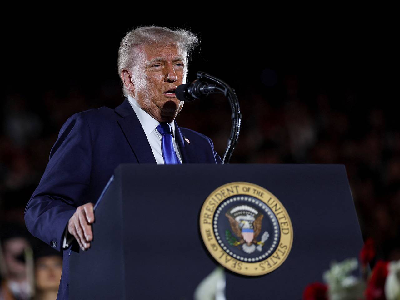Трамп рассказал о просьбе глав стран ЕС позвонить Путину