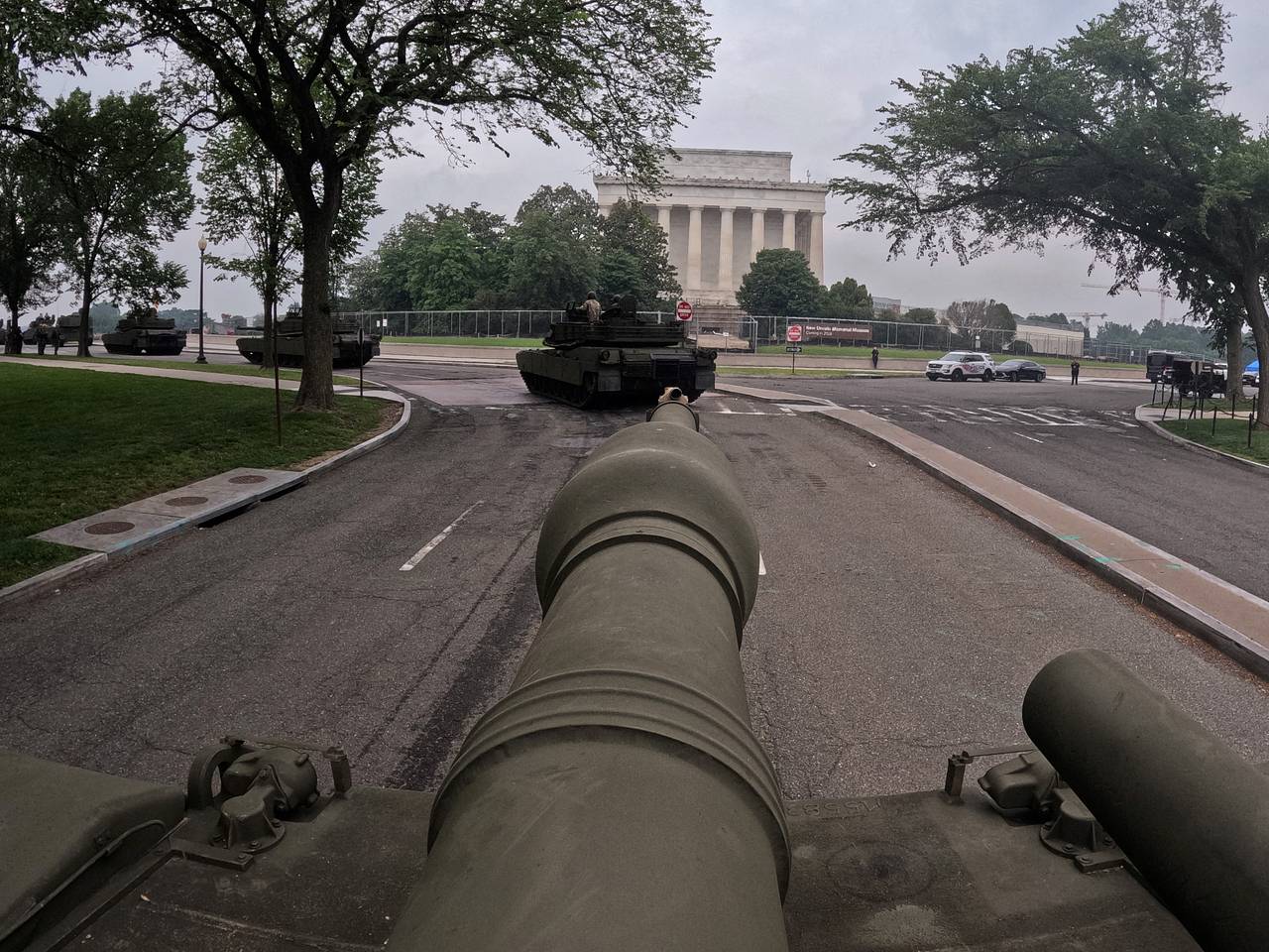 В США усомнились в необходимости устроенного Трампом военного парада