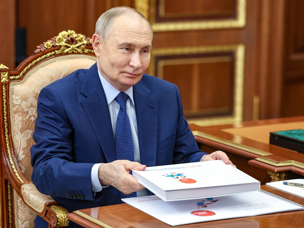 В Кремле оценили возможность встречи Путина, Трампа и Зеленского