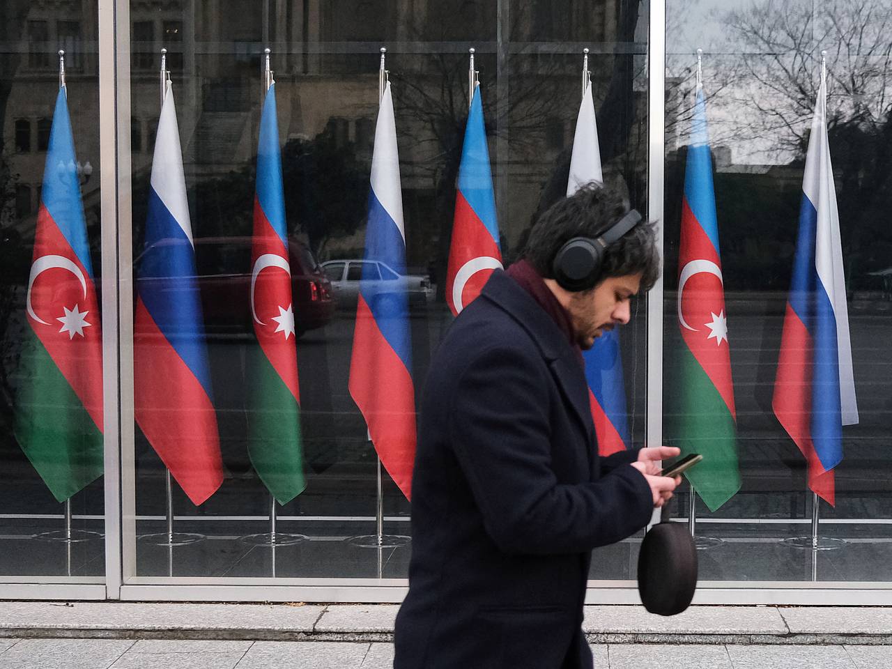 Азербайджан отменил все культурные мероприятия по линии России