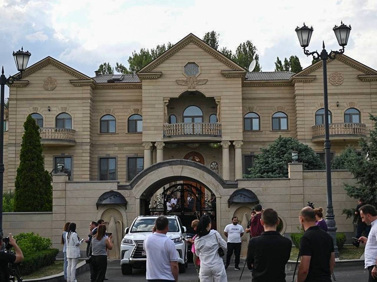 Суд в Армении арестовал бизнесмена Карапетяна