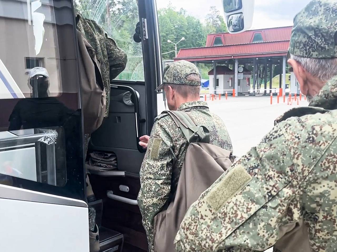 Киев перенес обмен военнопленными на неопределенный срок