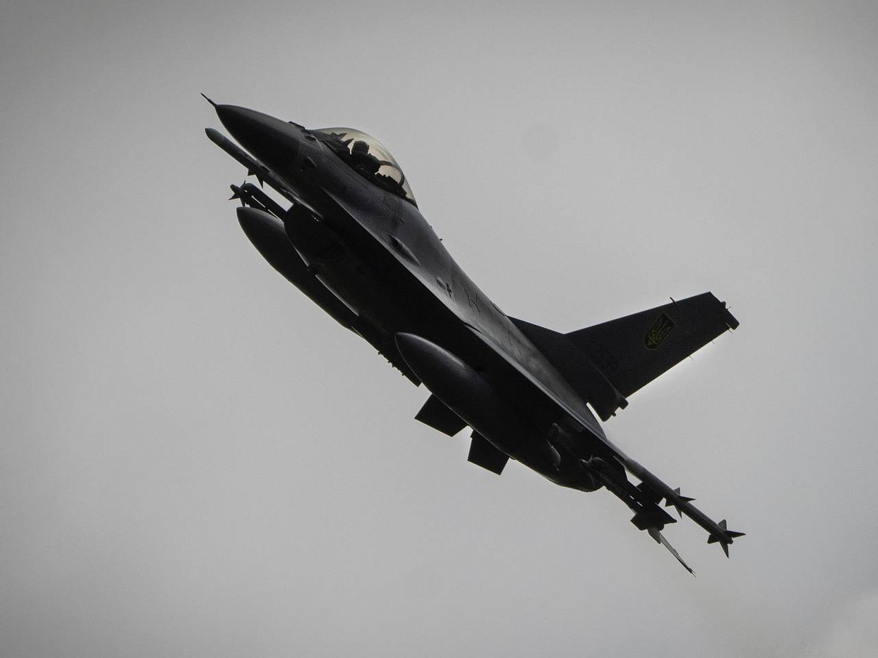 В Раде командование ВСУ обвинили в убийстве пилота сбитого F-16