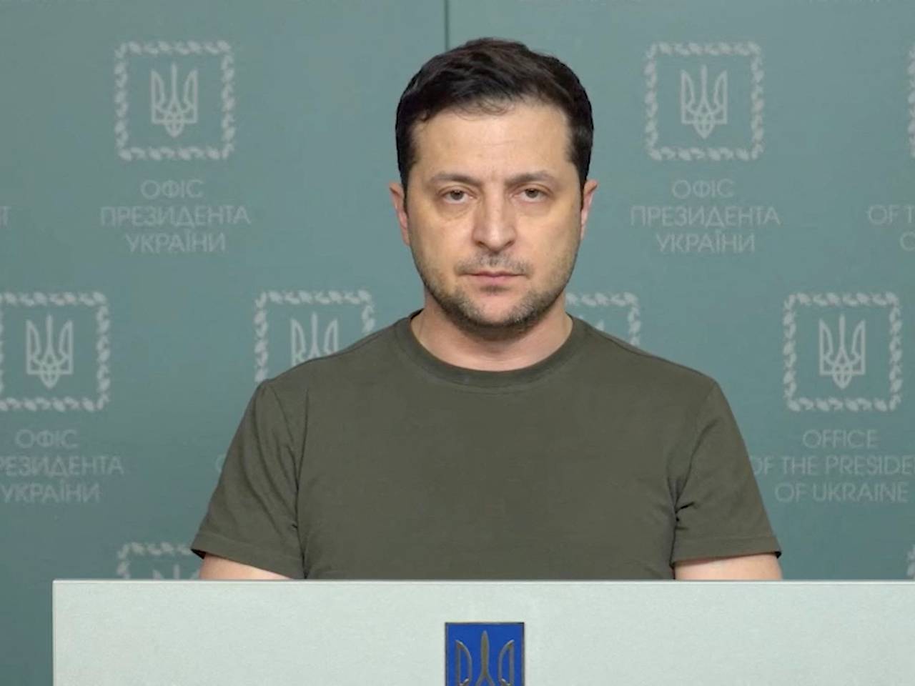 Зеленский заявил о наступлении России на нескольких направлениях
