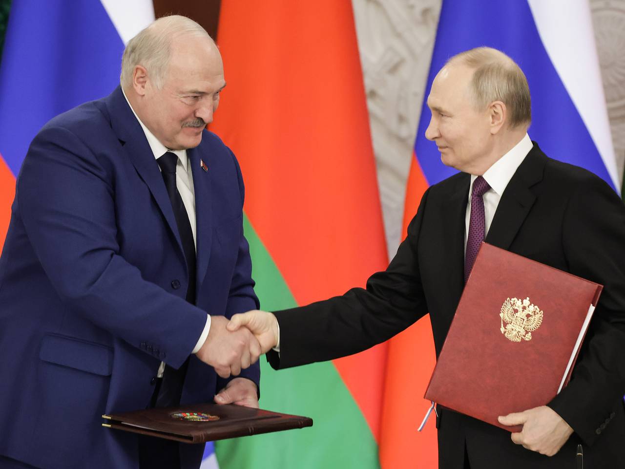 Путин и Лукашенко провели длительный телефонный разговор