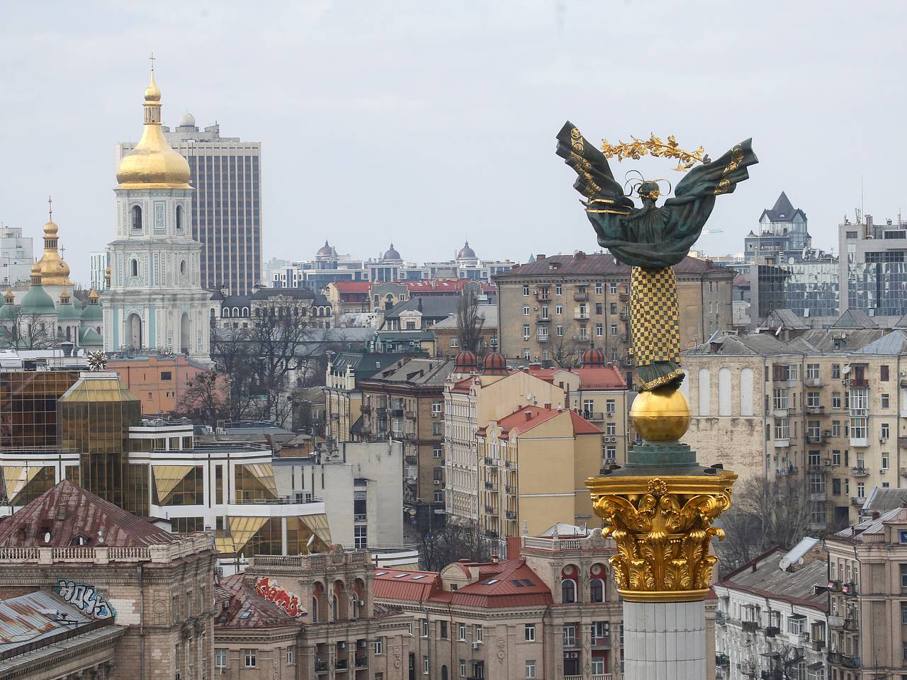 Украинских школьников обяжут ходить на Защиту Украины