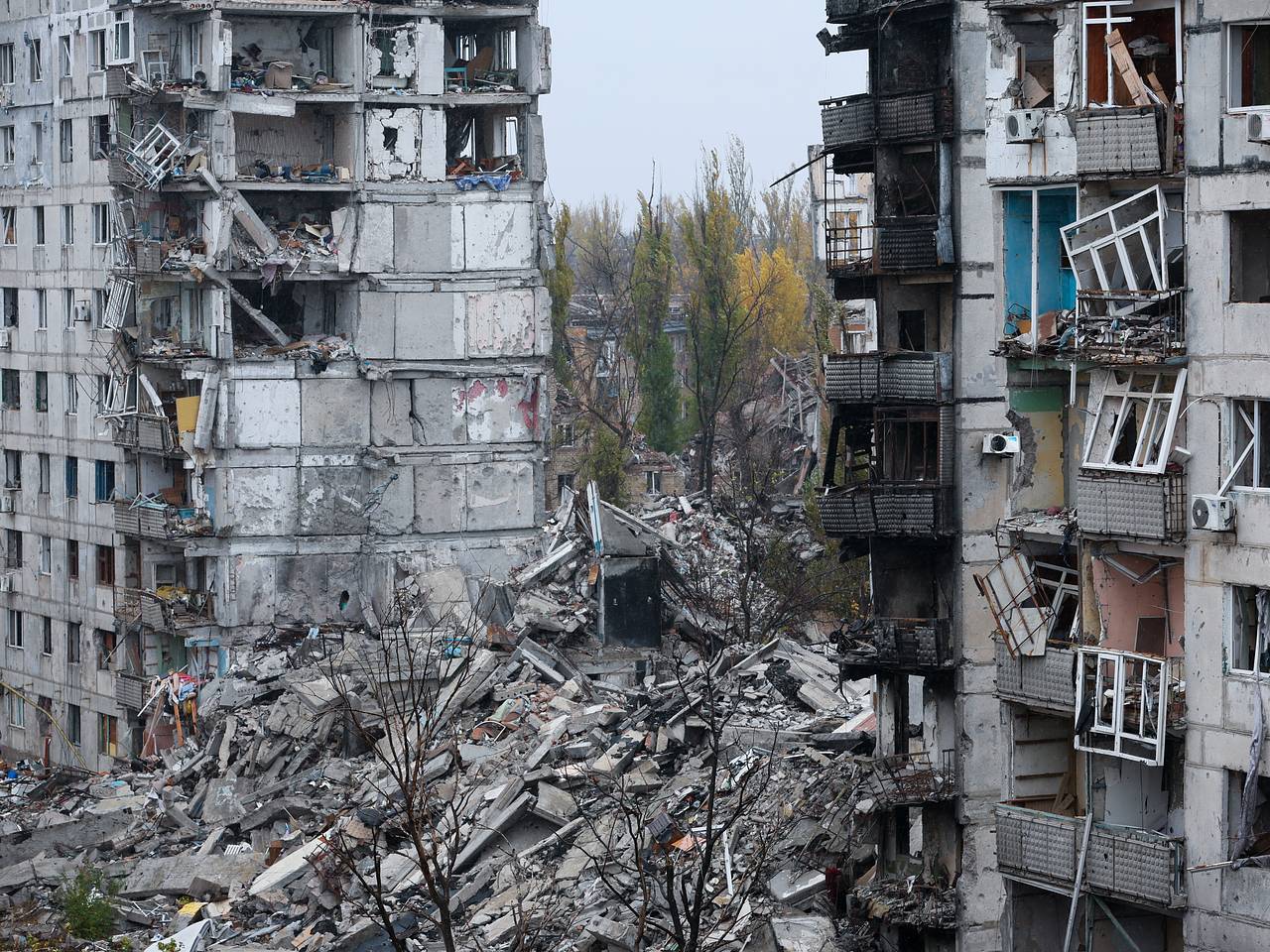 В Херсонской области обрушилась жилая пятиэтажка после авиаудара ВСУ