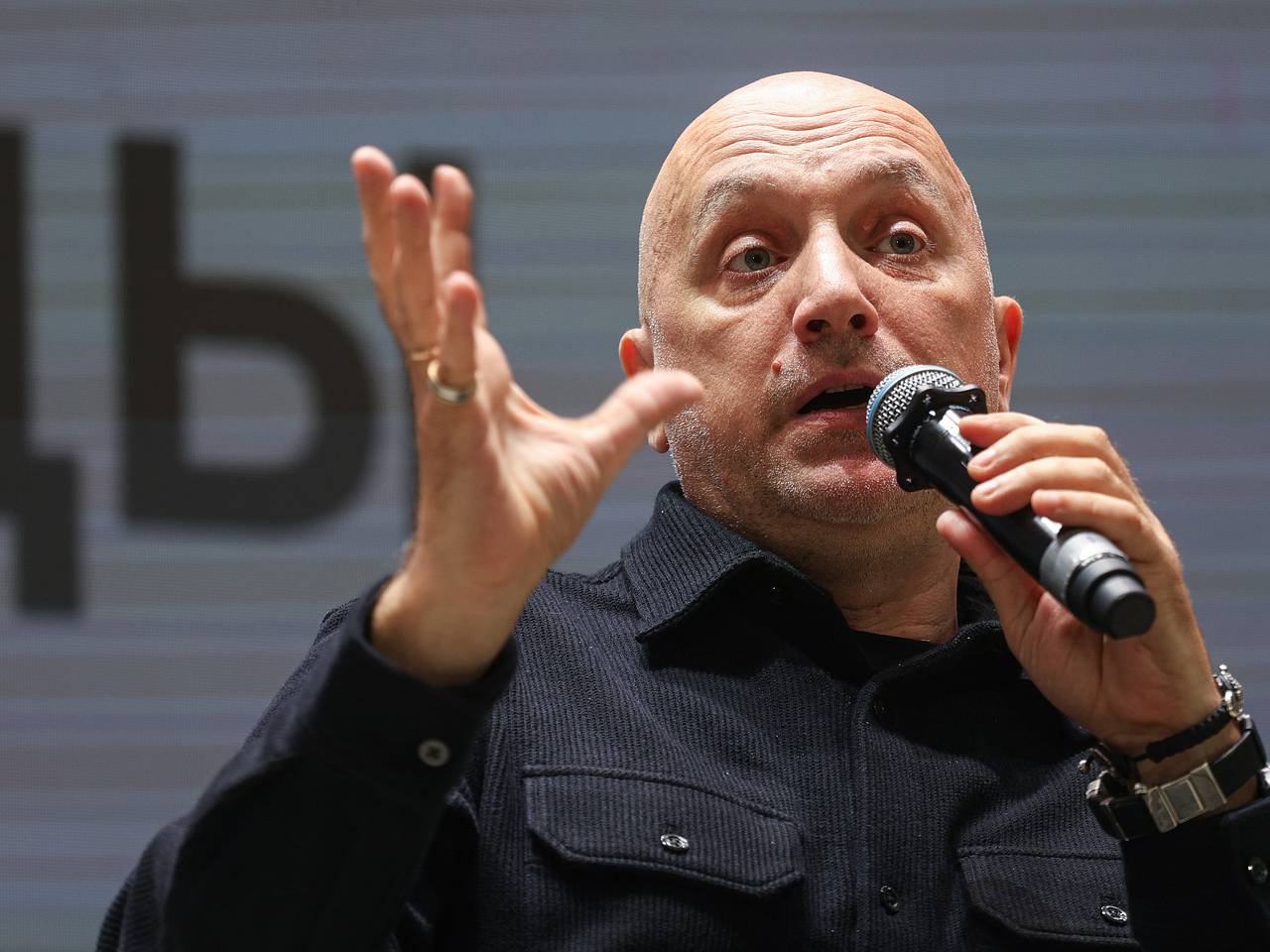 Прилепин назвал заказчика покушения на него