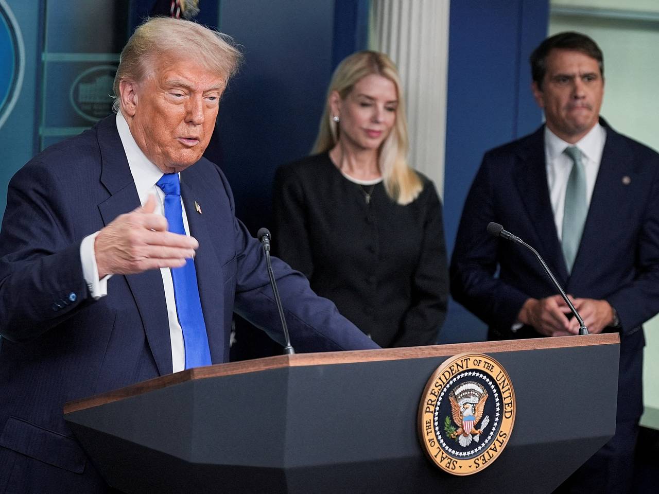 Трамп призвал DOGE проверить Маска