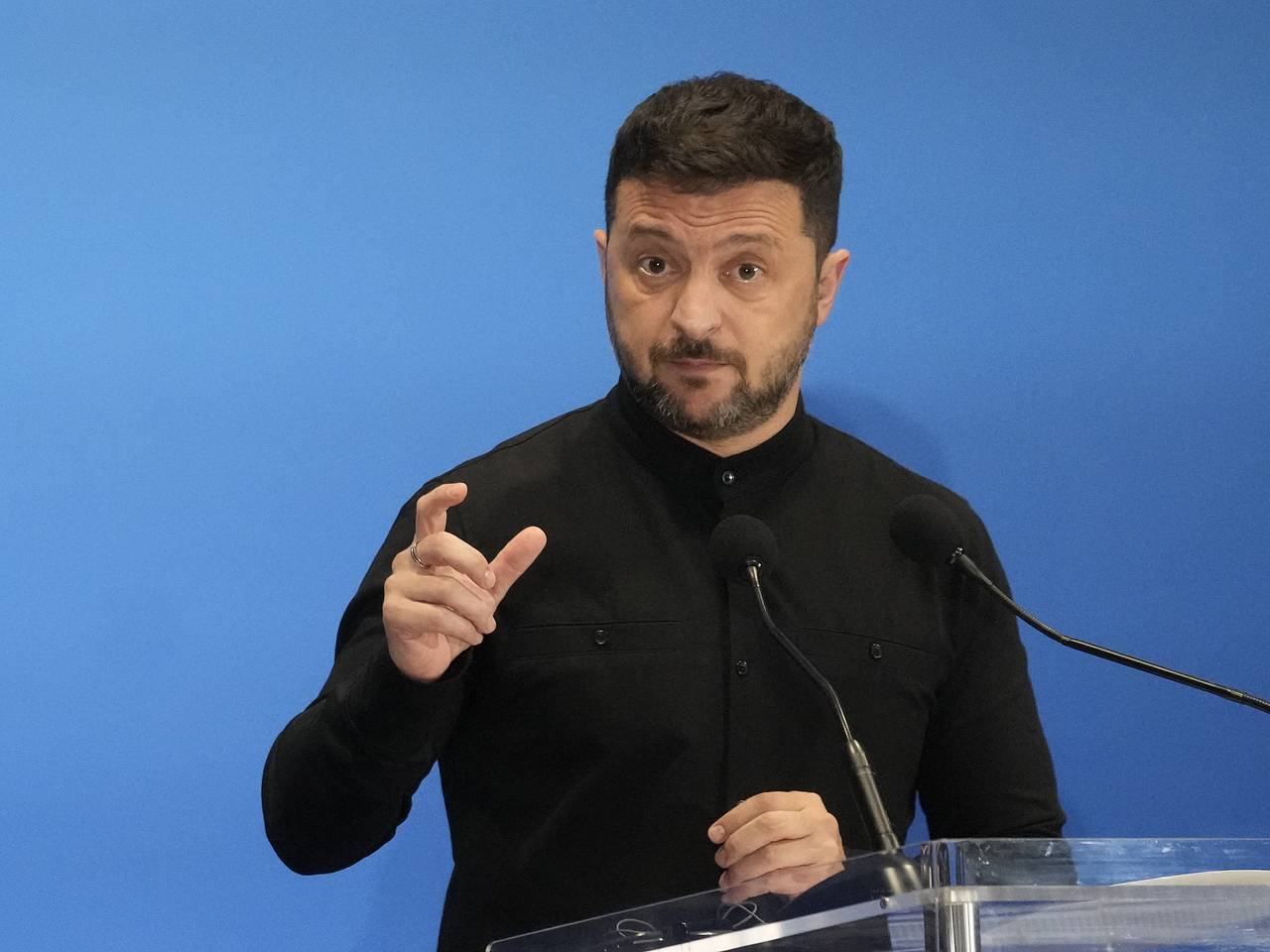 Во Франции предложили лишить Зеленского власти ради мира на Украине