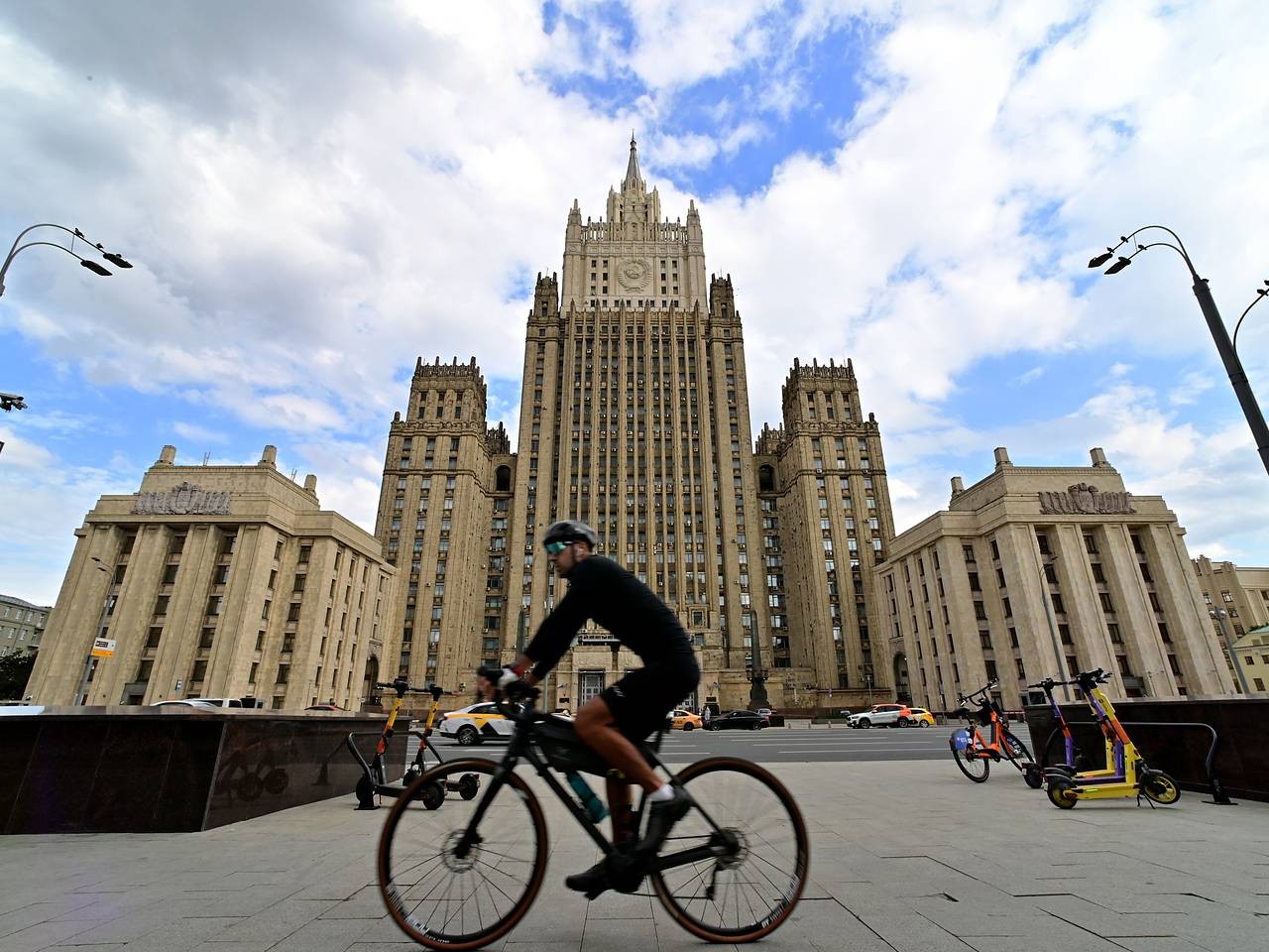 В МИД раскрыли ответ России на новый пакет санкций ЕС