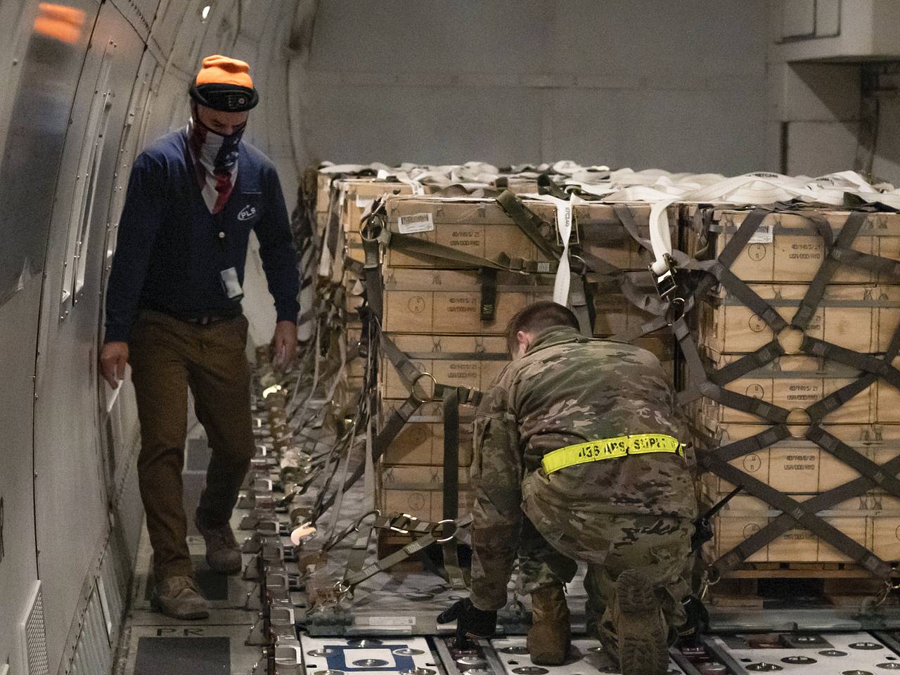Украина вызвала в МИД поверенного США на фоне остановки военных поставок