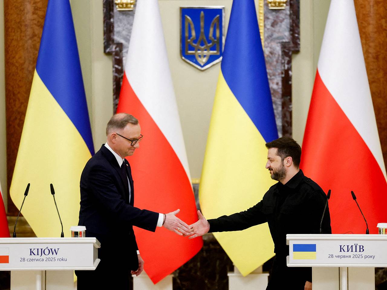 Захарова дала совет по общению с Зеленским президенту Польши
