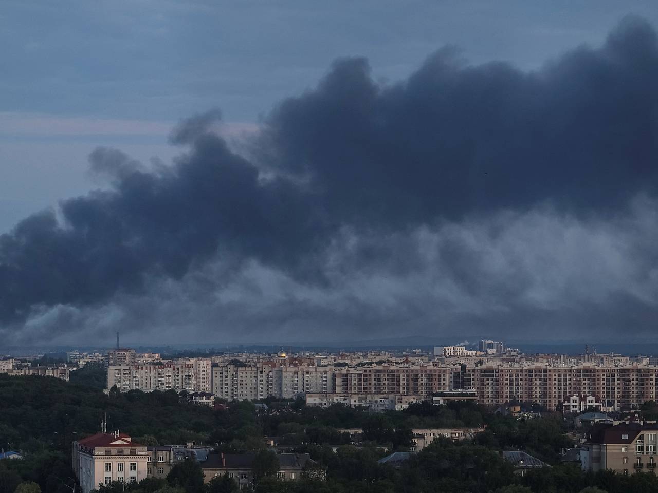 ВС России нанесли удар по авиаремонтному заводу в Николаеве