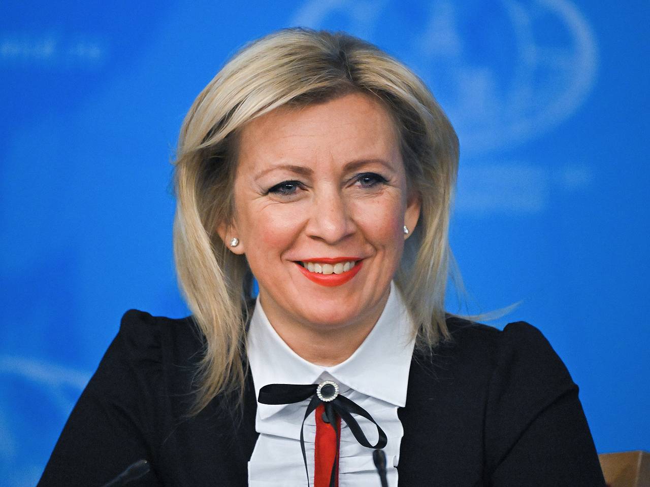 Захарова иронично отреагировала на новость о сокращениях в Госдепе