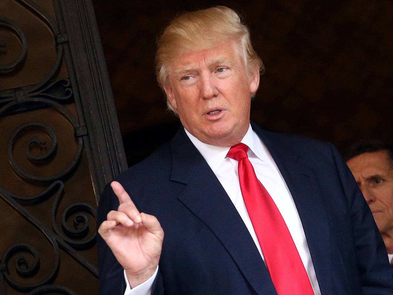 Трамп принял решение по «сокрушительным» санкциями против России