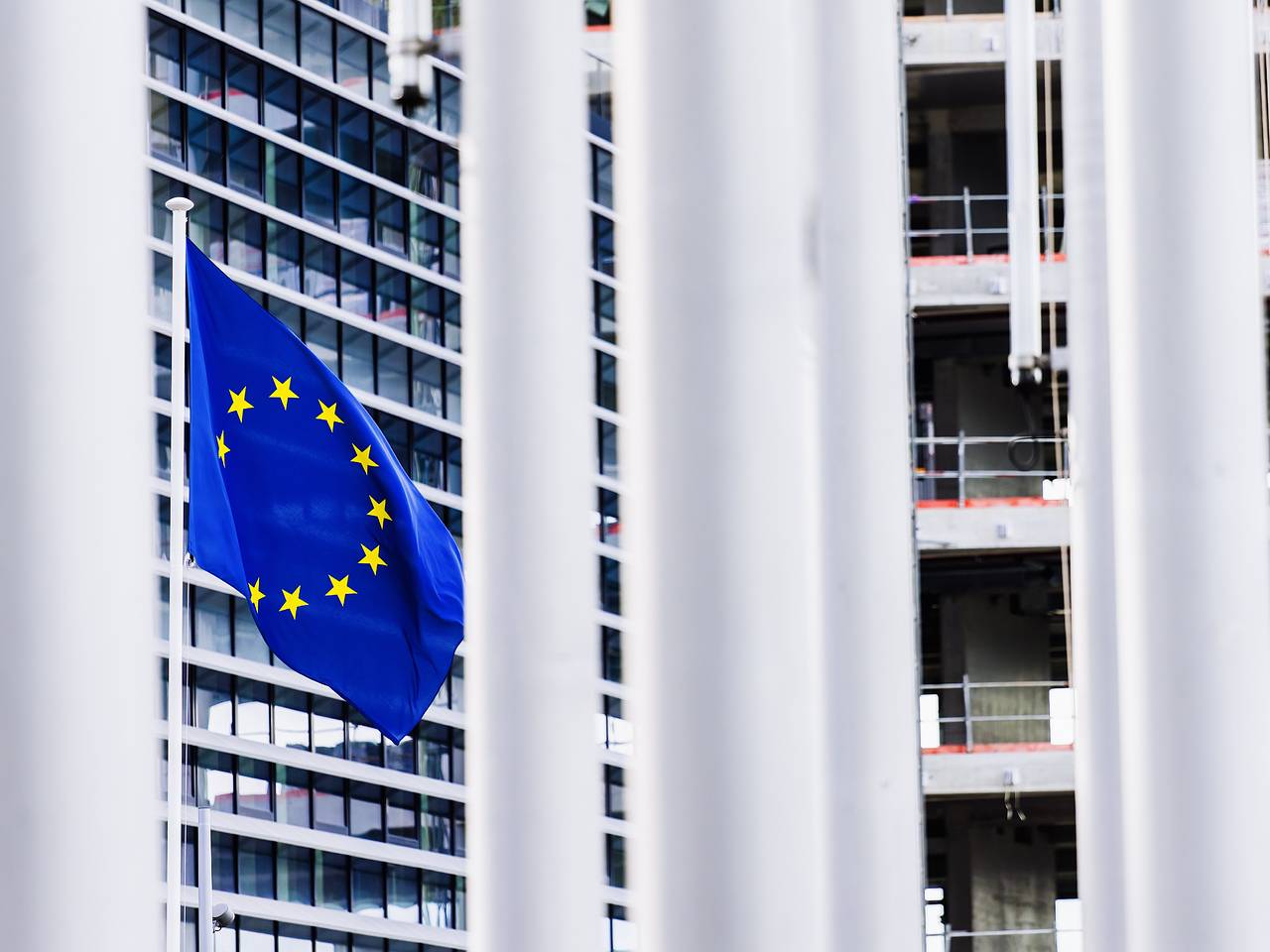 На Украине задали неудобный вопрос ЕС о «самых жестких» санкциях против России