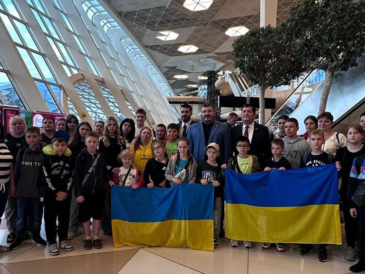 Украинские дети прибыли в Азербайджан