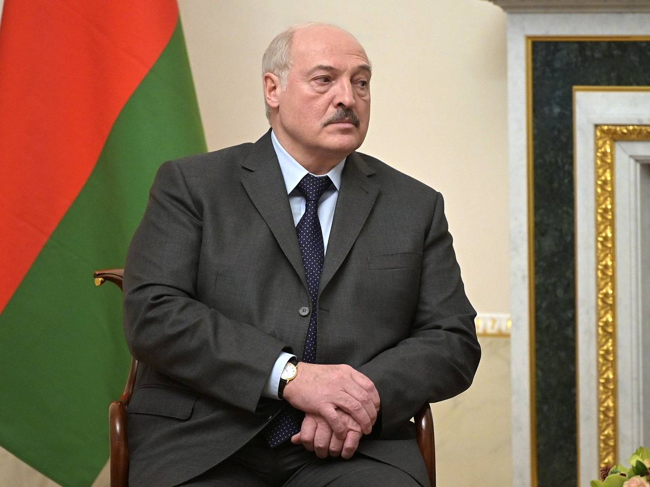 Лукашенко призвал чиновников подойти к уборке урожая по-военному и конкретно