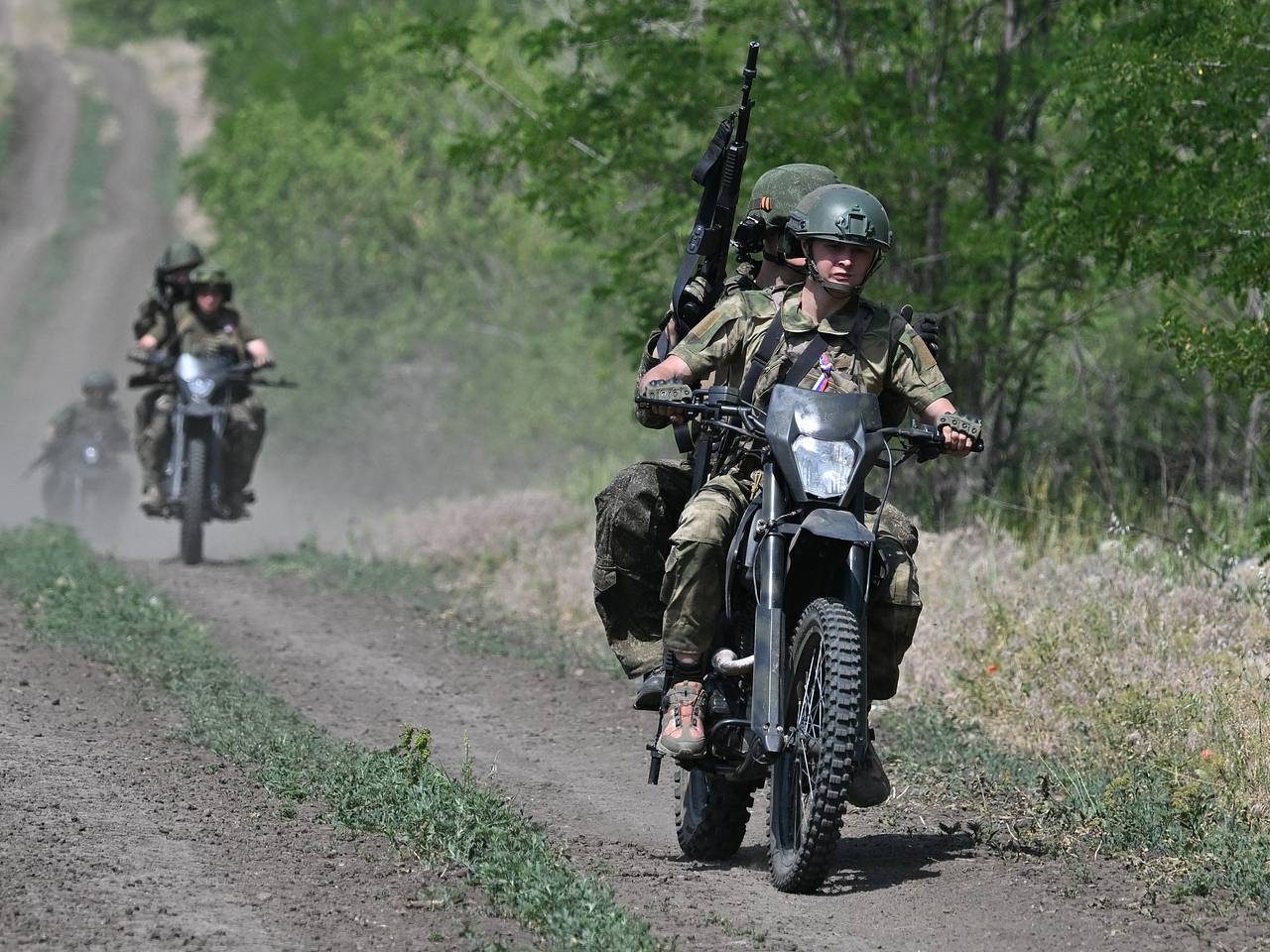 Военкоры сообщили о штурме двух населенных пунктов в ДНР