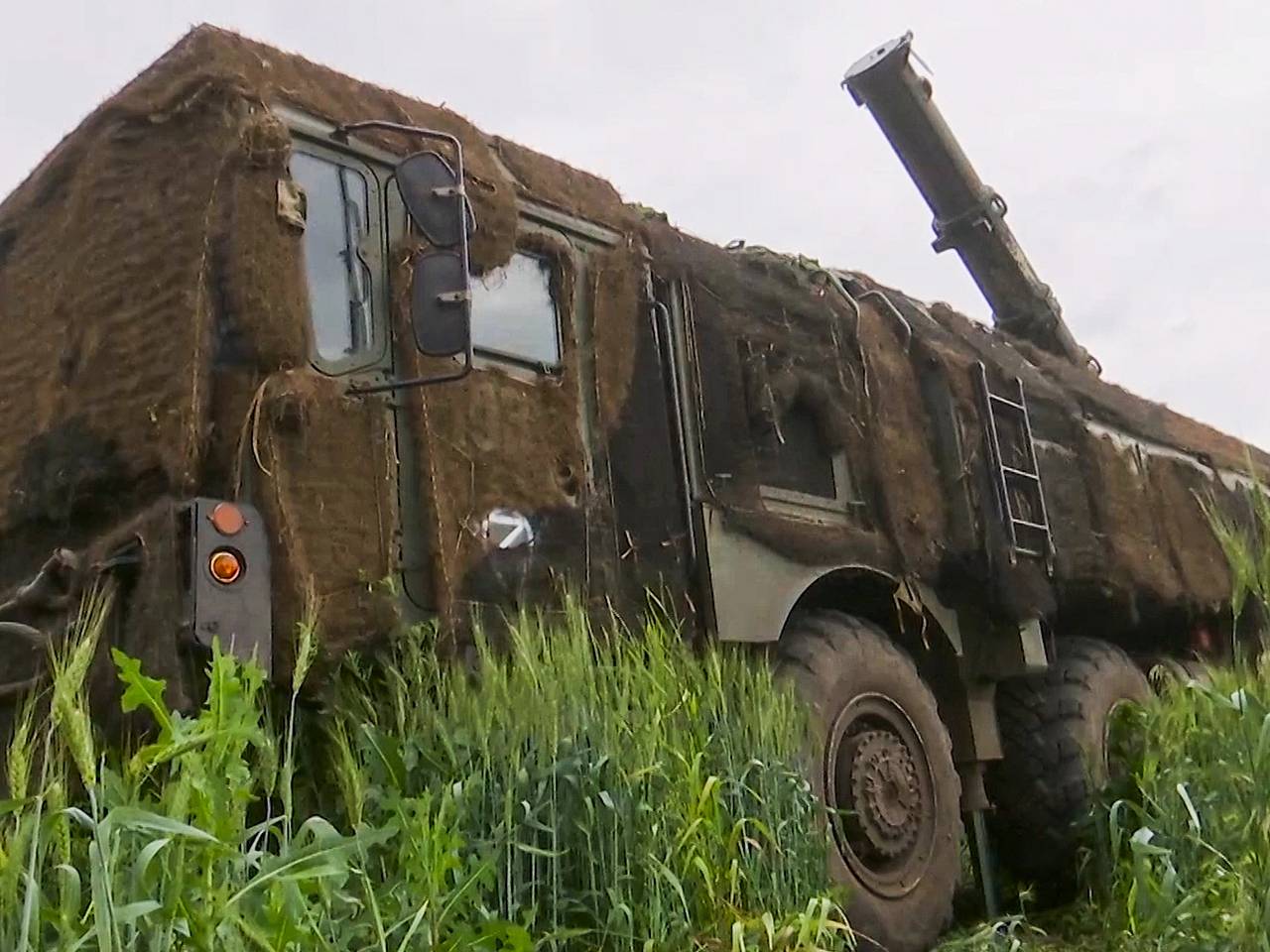 Небо в Киеве затянуло дымом