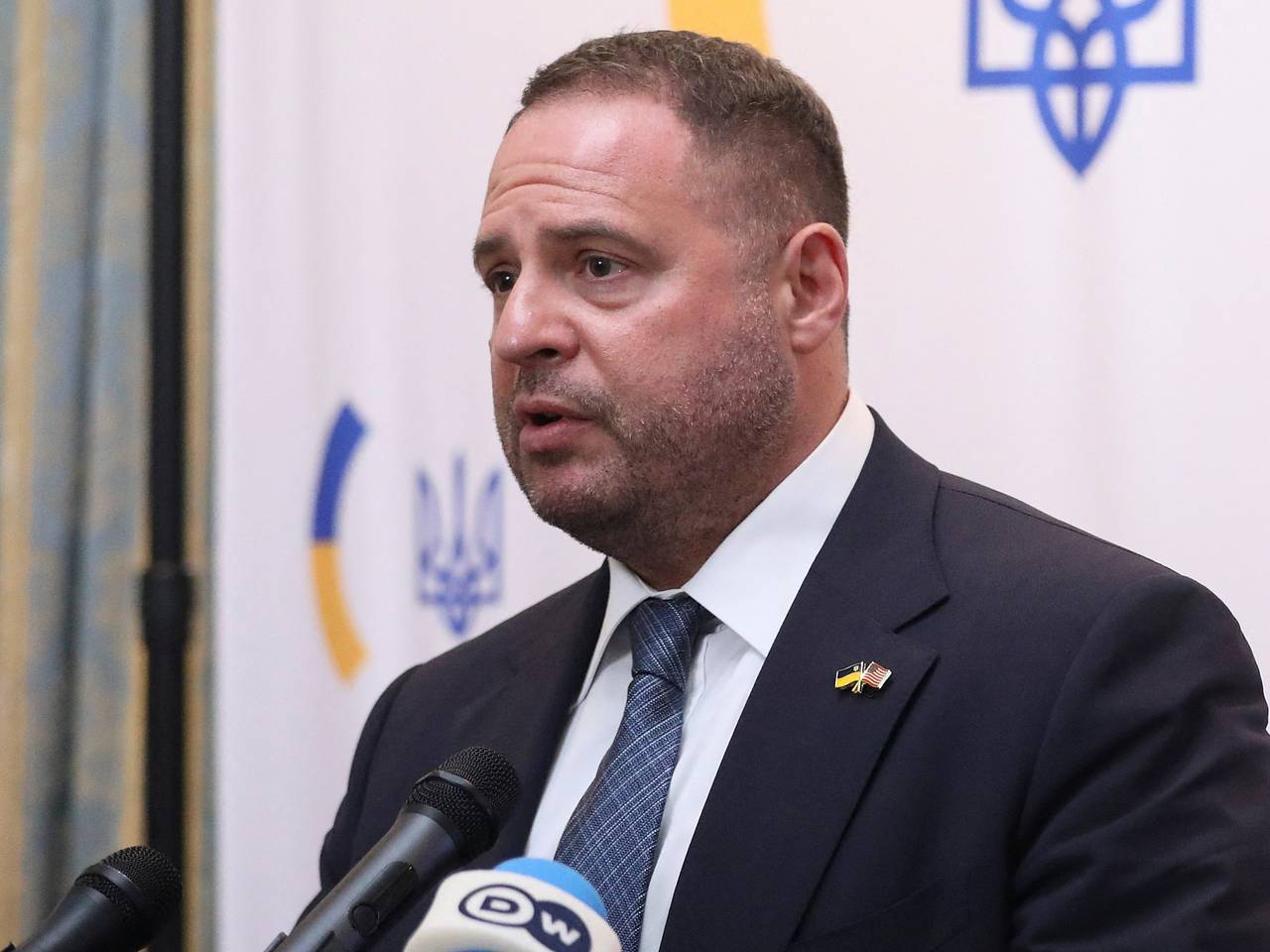 Глава офиса Зеленского отреагировал на приостановку поставок оружия США Украине